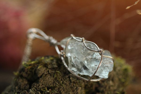 šperk amulet talisman průvodce kotva